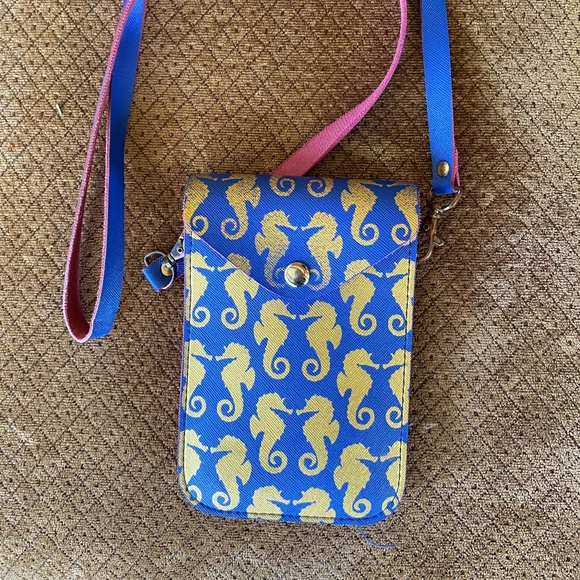 Top It Off Seahorse Wristlet Bag Strap - Picture 1 of 2